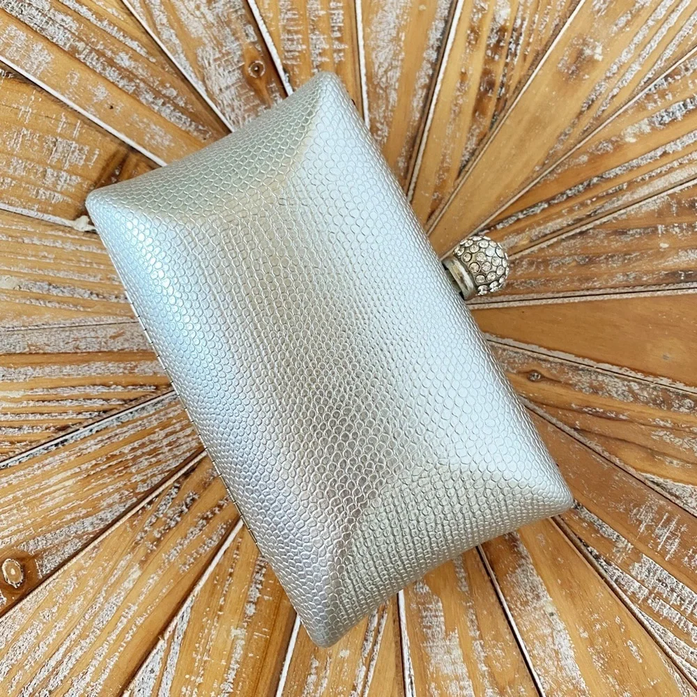 NWT bebe Silver Metallic Lizard Faux Leather Minaudière with Shoulder Chain - Picture 6 of 7